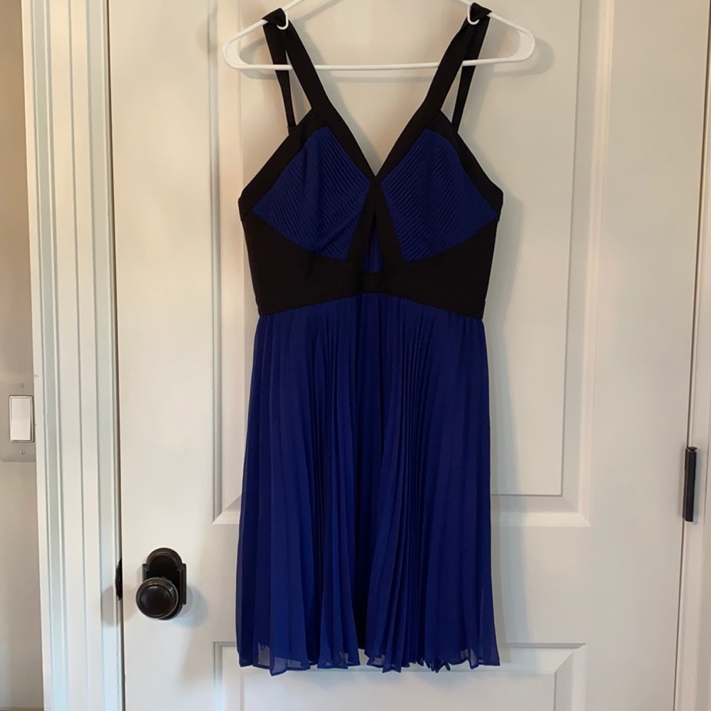 Women’s blue/black pleated dress